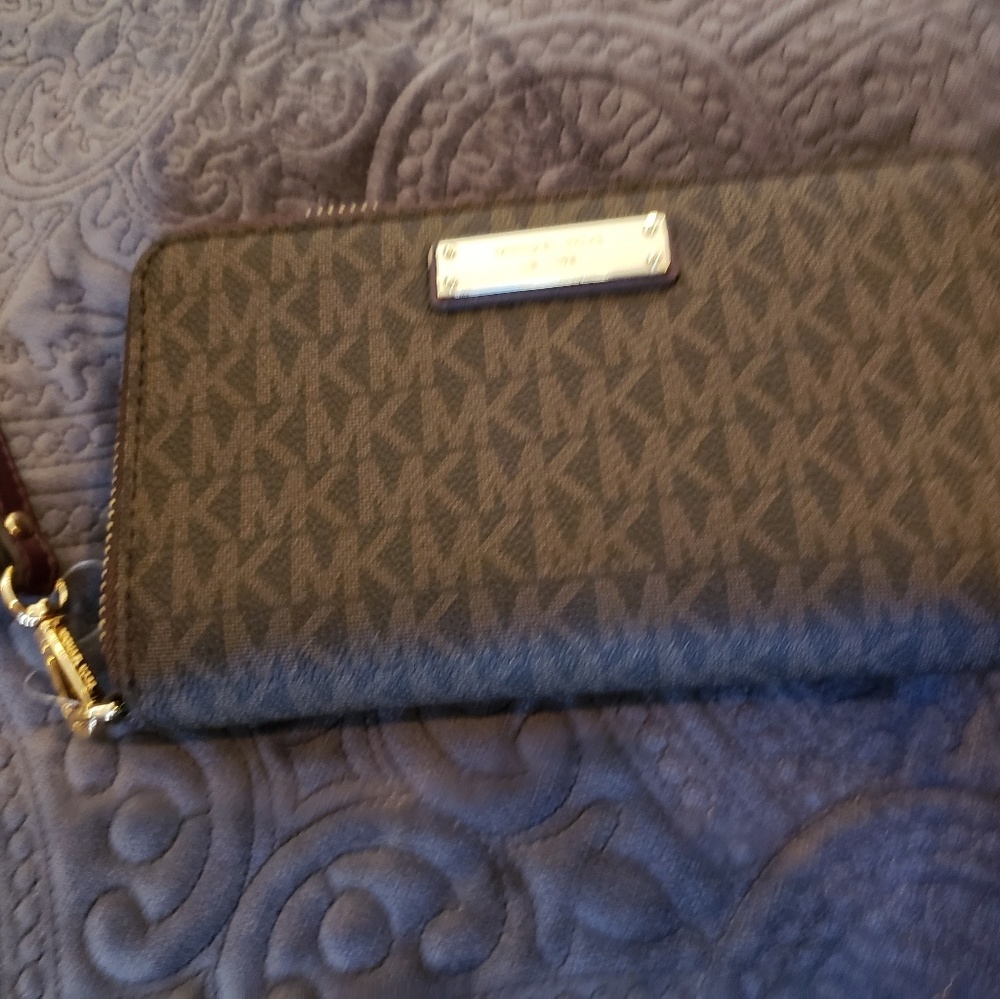 Wallet with phone pocket